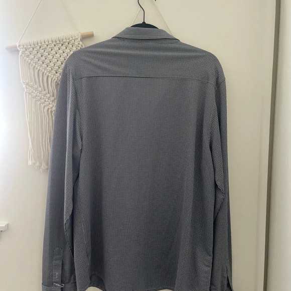 Travis Mathew long sleeve button down shirt - Picture 3 of 7